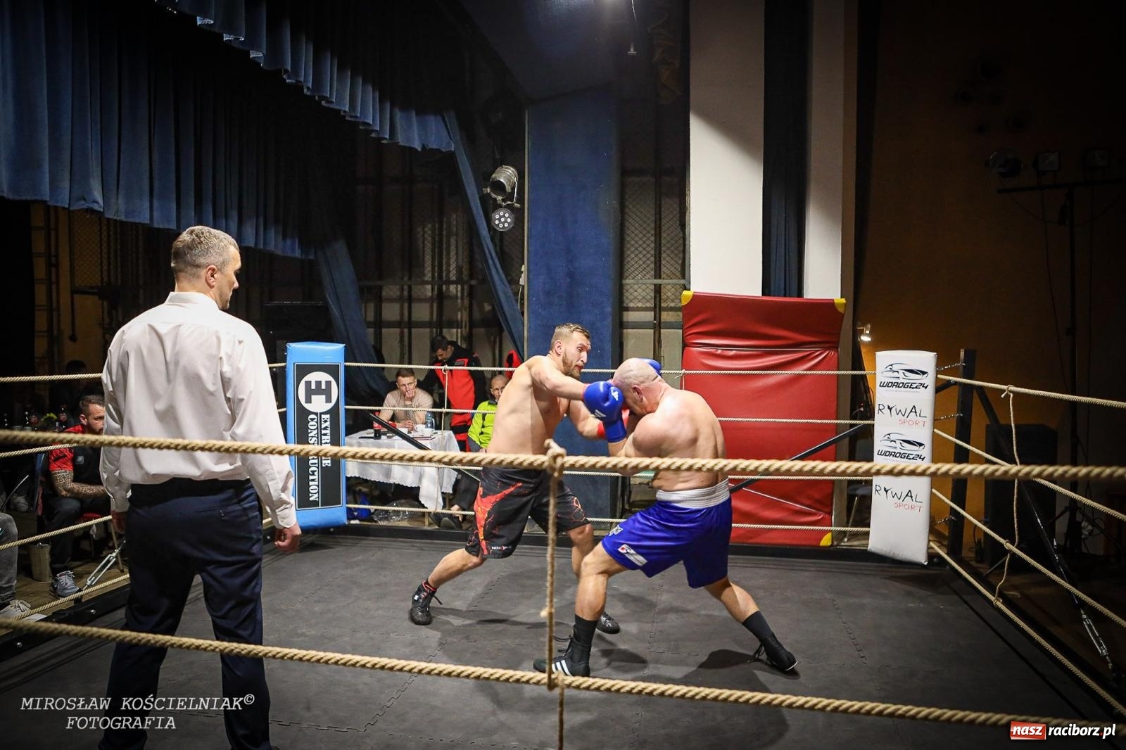 Zdjęcie w galerii na portalu naszraciborz.pl: Bokserskie show w retro stylu – niezapomniana gala w Kietrzu [FOTO i WIDEO] wiadomości z regionu