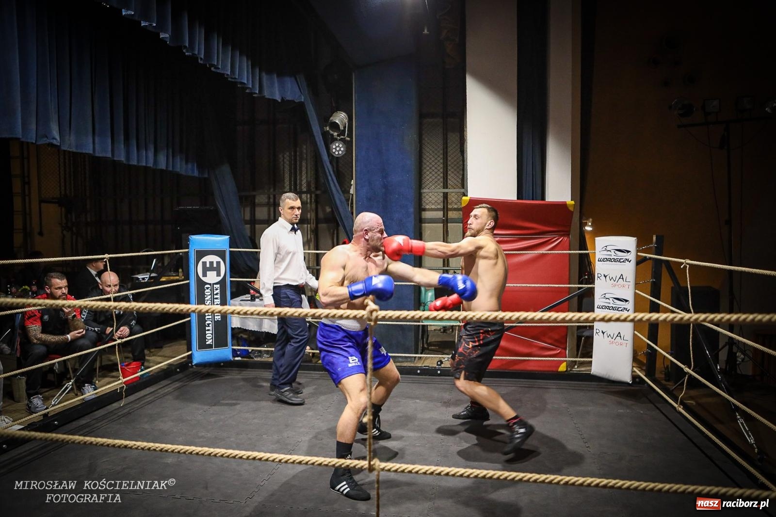 Zdjęcie w galerii na portalu naszraciborz.pl: Bokserskie show w retro stylu – niezapomniana gala w Kietrzu [FOTO i WIDEO] wiadomości z regionu
