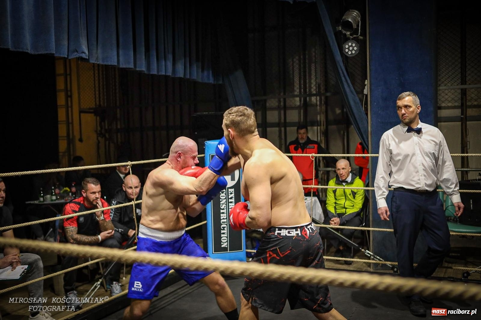 Zdjęcie w galerii na portalu naszraciborz.pl: Bokserskie show w retro stylu – niezapomniana gala w Kietrzu [FOTO i WIDEO] wiadomości z regionu