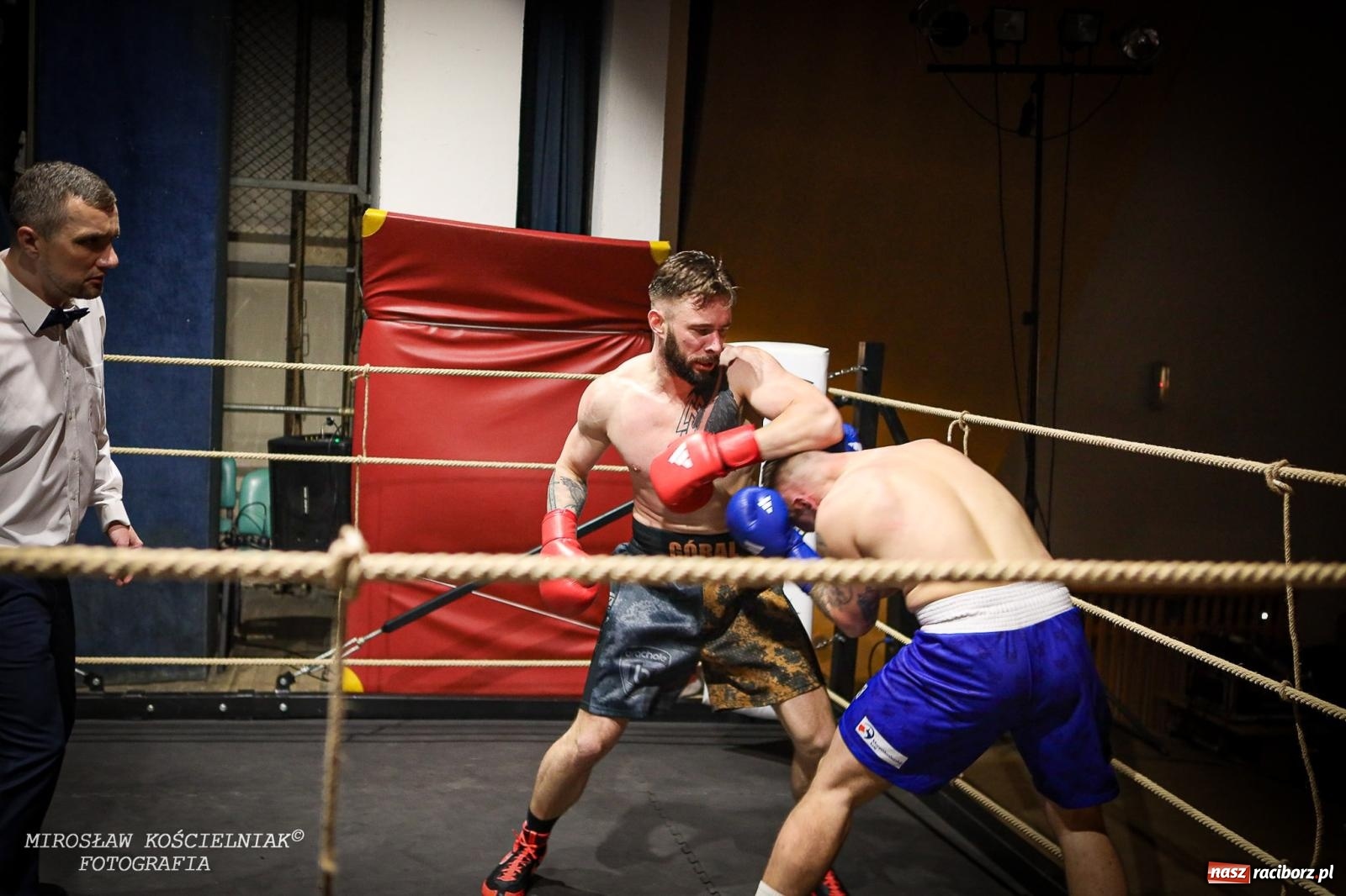 Zdjęcie w galerii na portalu naszraciborz.pl: Bokserskie show w retro stylu – niezapomniana gala w Kietrzu [FOTO i WIDEO] wiadomości z regionu