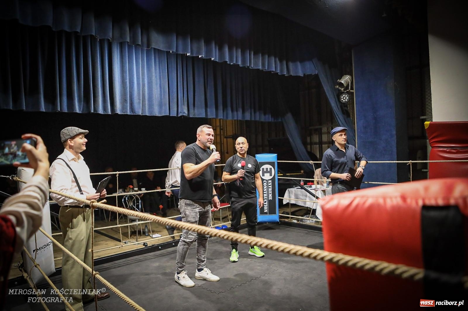 Zdjęcie w galerii na portalu naszraciborz.pl: Bokserskie show w retro stylu – niezapomniana gala w Kietrzu [FOTO i WIDEO] wiadomości z regionu