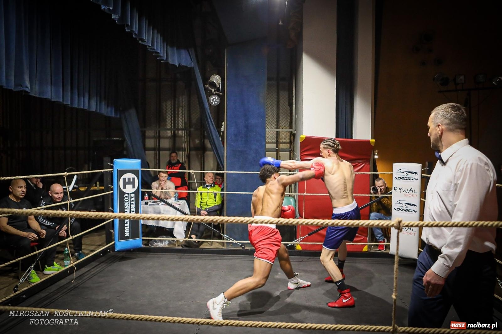 Zdjęcie w galerii na portalu naszraciborz.pl: Bokserskie show w retro stylu – niezapomniana gala w Kietrzu [FOTO i WIDEO] wiadomości z regionu