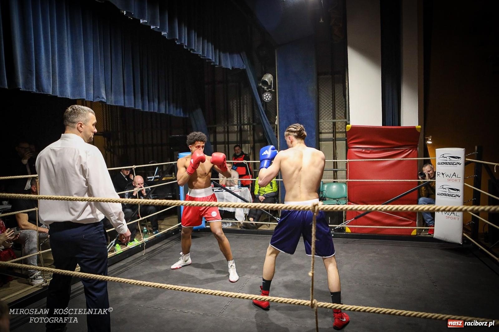 Zdjęcie w galerii na portalu naszraciborz.pl: Bokserskie show w retro stylu – niezapomniana gala w Kietrzu [FOTO i WIDEO] wiadomości z regionu