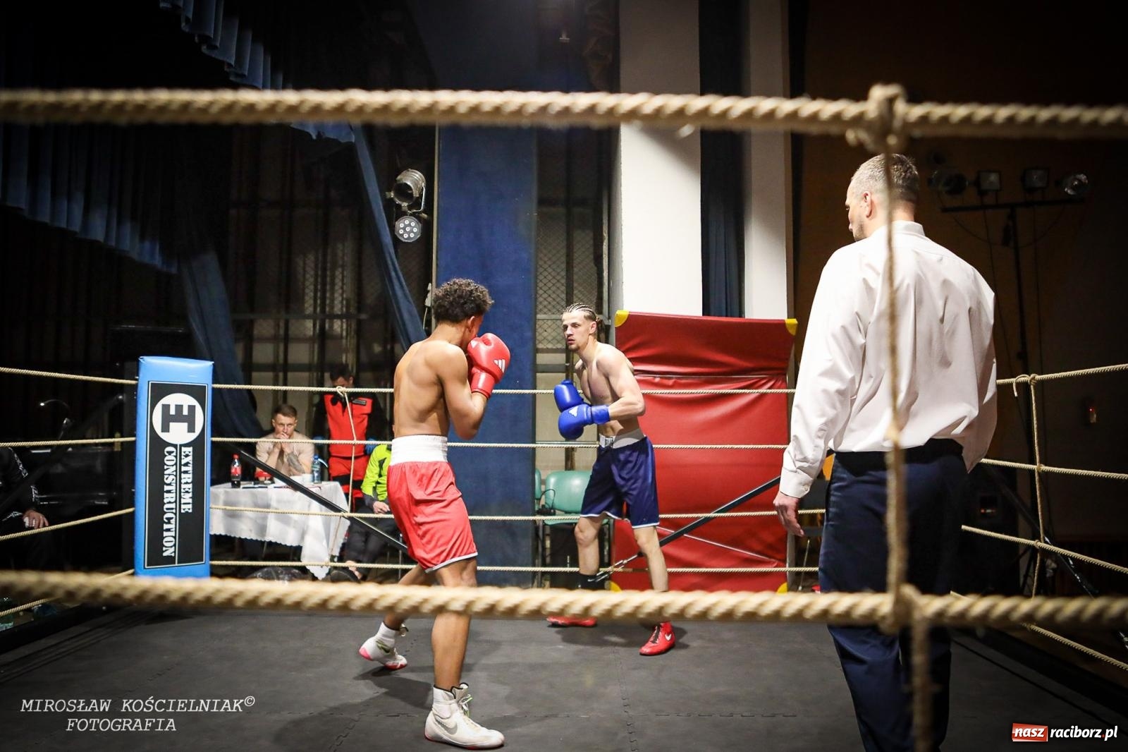 Zdjęcie w galerii na portalu naszraciborz.pl: Bokserskie show w retro stylu – niezapomniana gala w Kietrzu [FOTO i WIDEO] wiadomości z regionu