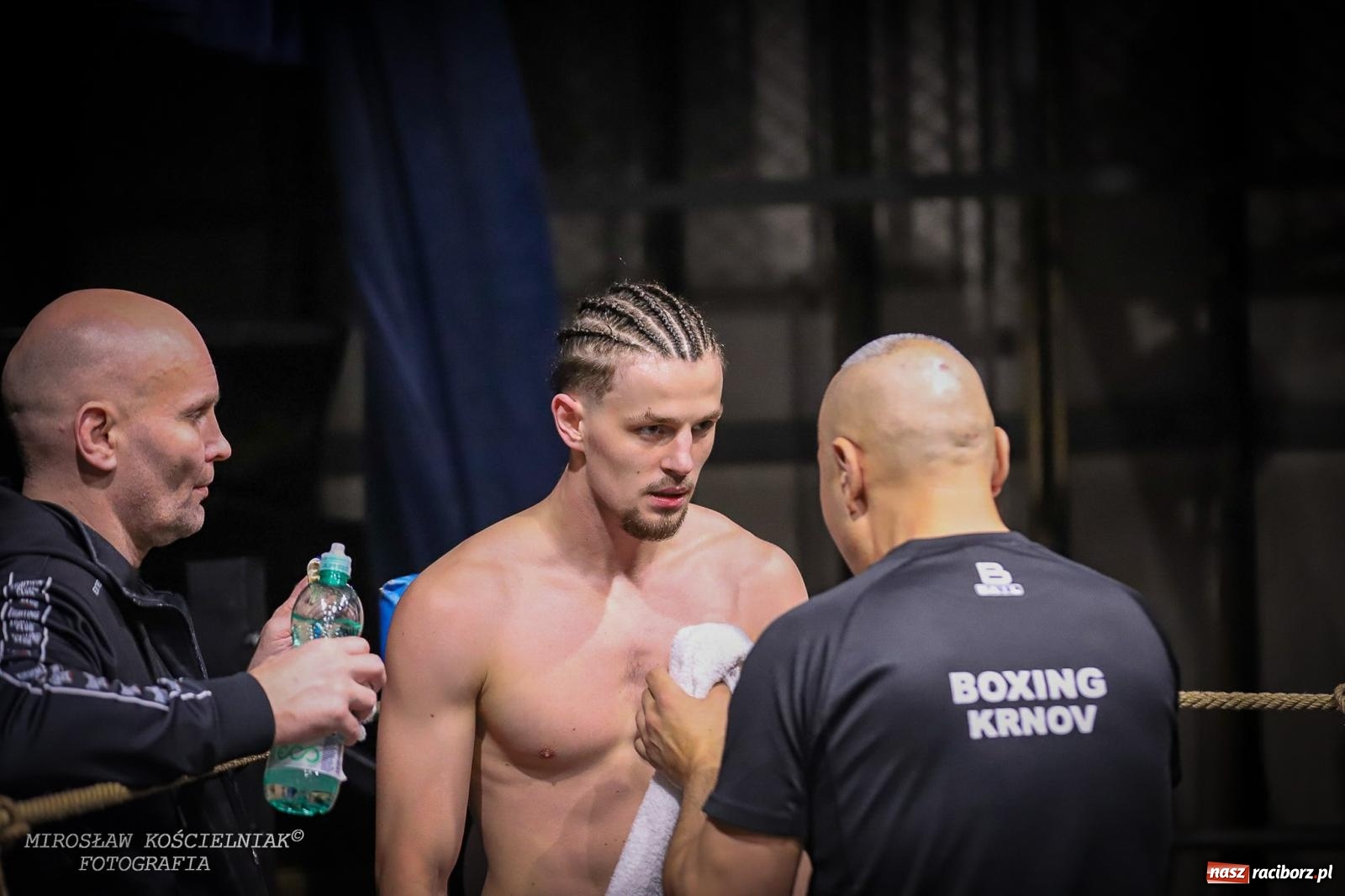 Zdjęcie w galerii na portalu naszraciborz.pl: Bokserskie show w retro stylu – niezapomniana gala w Kietrzu [FOTO i WIDEO] wiadomości z regionu