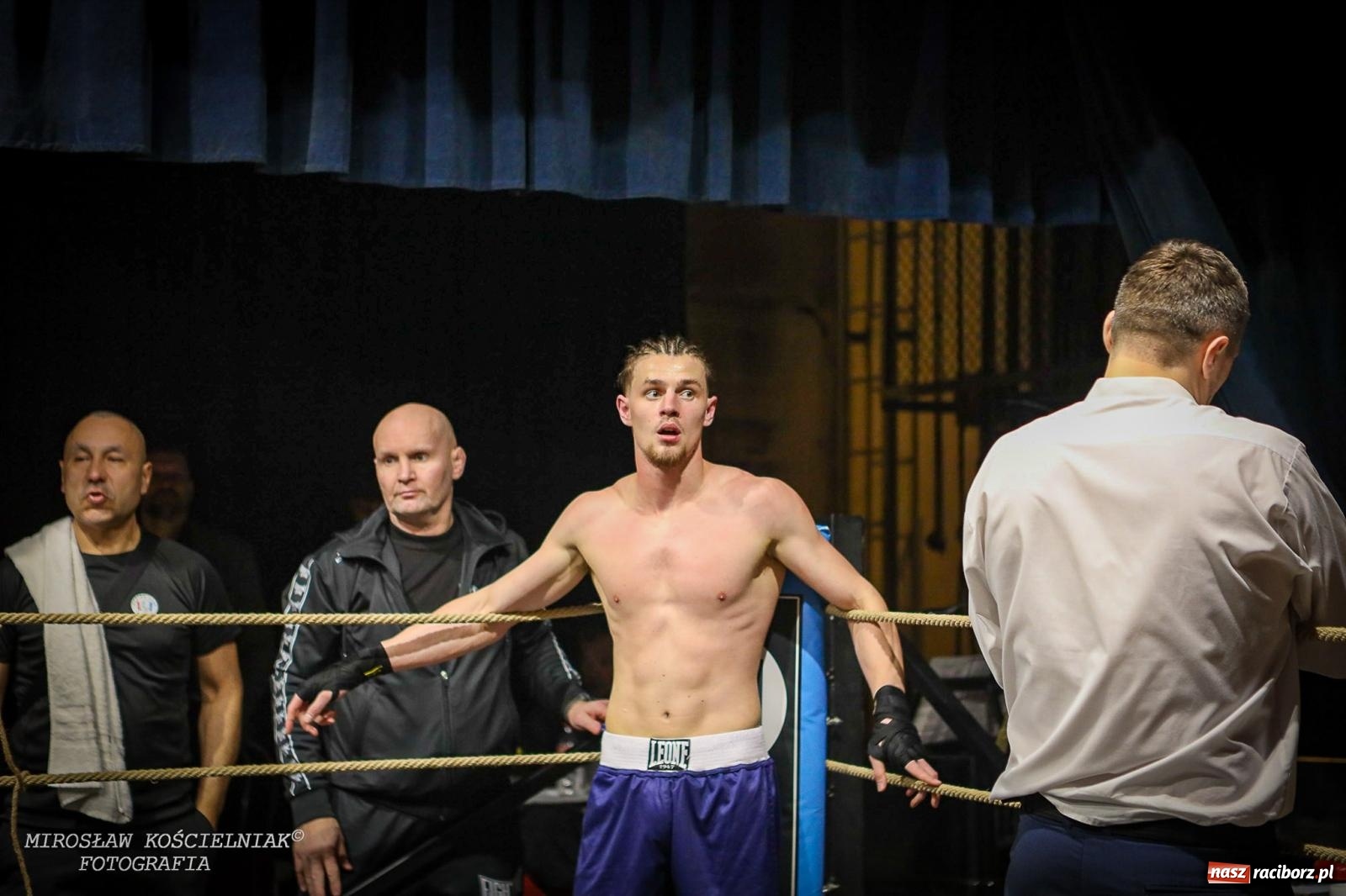 Zdjęcie w galerii na portalu naszraciborz.pl: Bokserskie show w retro stylu – niezapomniana gala w Kietrzu [FOTO i WIDEO] wiadomości z regionu