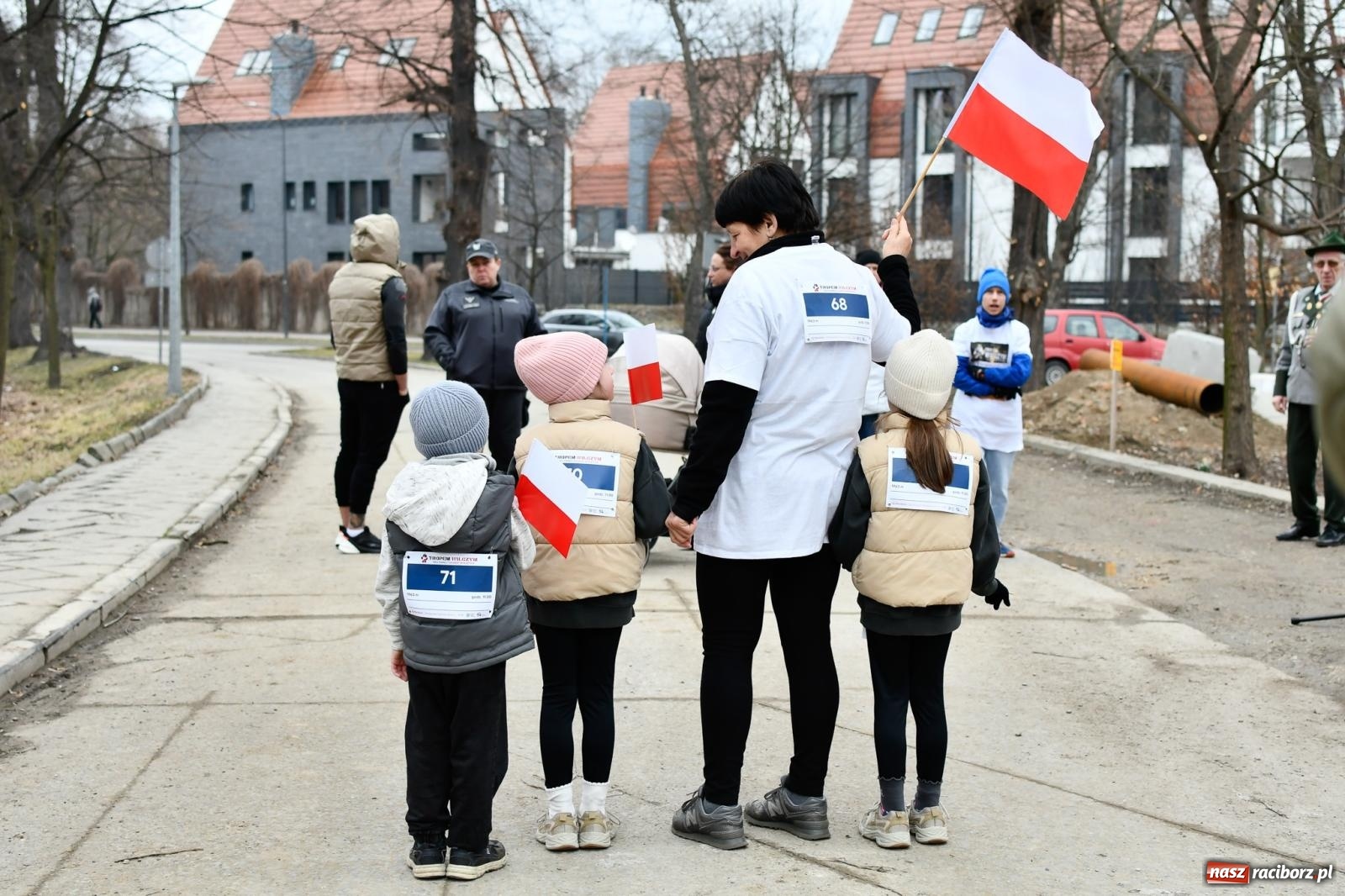 Zdjęcie w galerii na portalu naszraciborz.pl: Bieg Pamięci Żołnierzy Wyklętych TROPEM WILCZYM 2025: Racibórz uhonorował Niezłomnych wiadomości z regionu