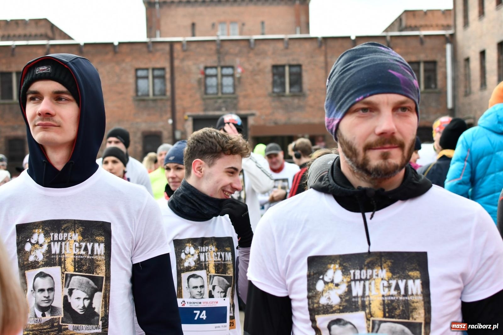 Zdjęcie w galerii na portalu naszraciborz.pl: Bieg Pamięci Żołnierzy Wyklętych TROPEM WILCZYM 2025: Racibórz uhonorował Niezłomnych wiadomości z regionu