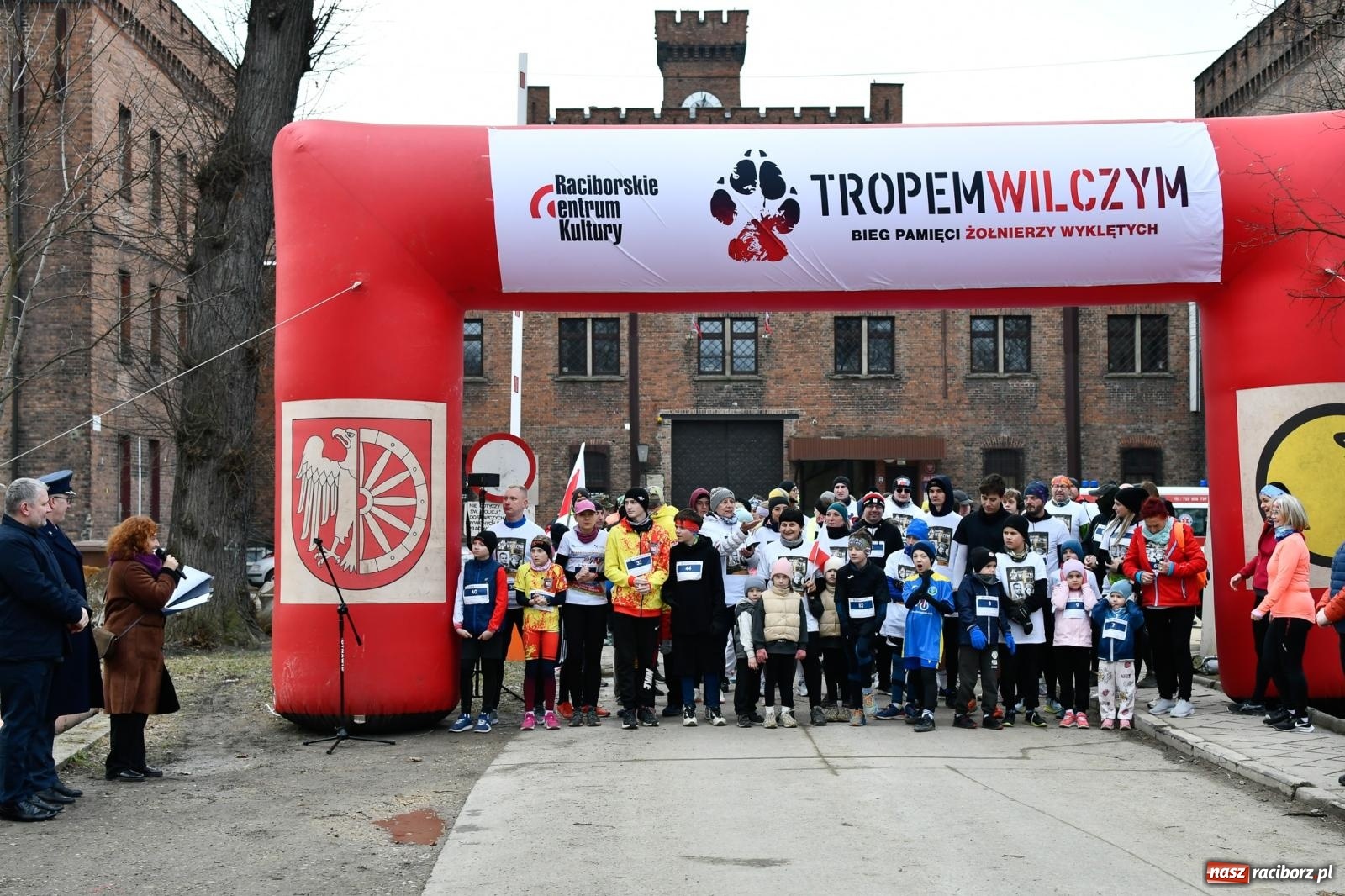 Zdjęcie w galerii na portalu naszraciborz.pl: Bieg Pamięci Żołnierzy Wyklętych TROPEM WILCZYM 2025: Racibórz uhonorował Niezłomnych wiadomości z regionu