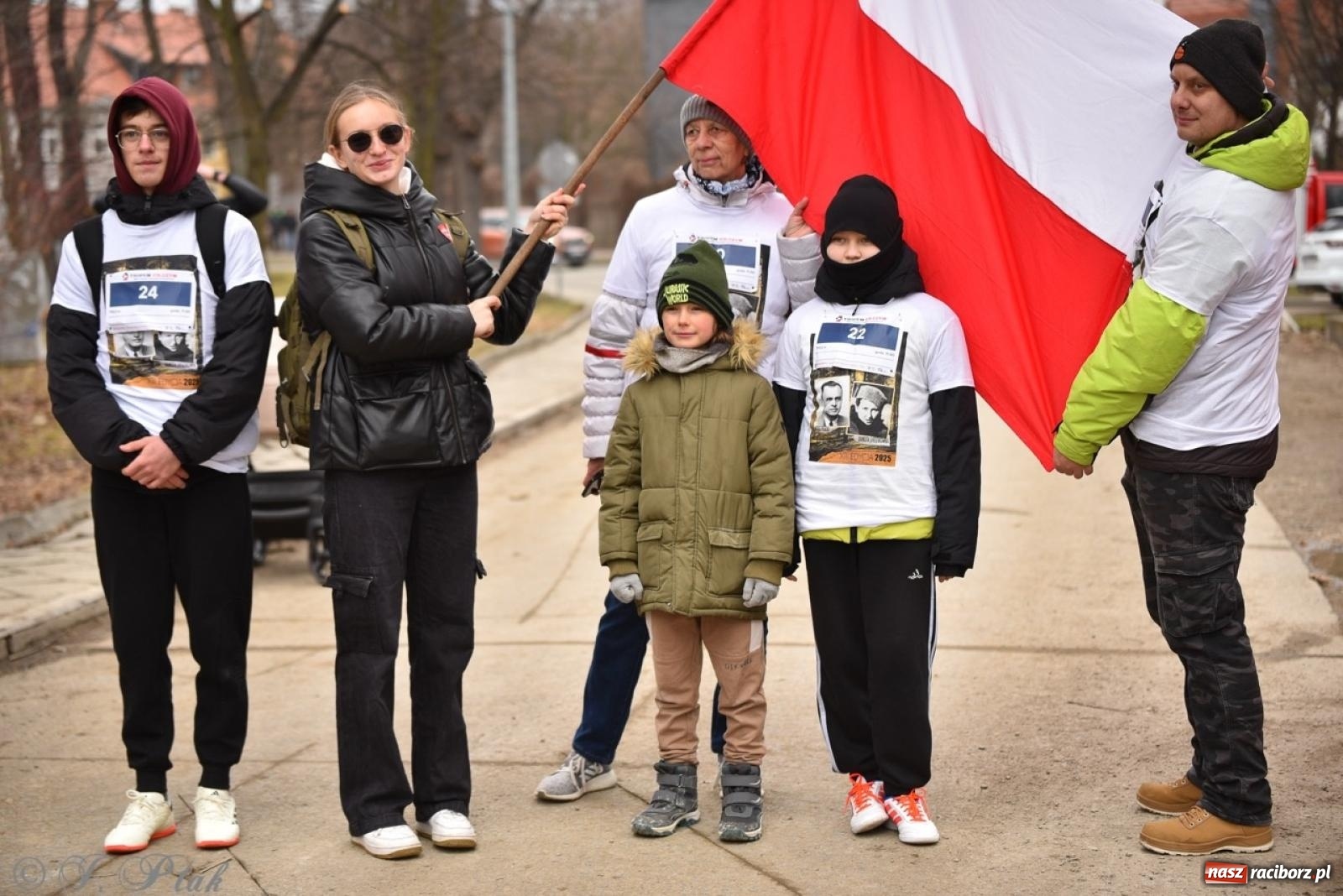 Zdjęcie w galerii na portalu naszraciborz.pl: Bieg Pamięci Żołnierzy Wyklętych TROPEM WILCZYM 2025: Racibórz uhonorował Niezłomnych wiadomości z regionu
