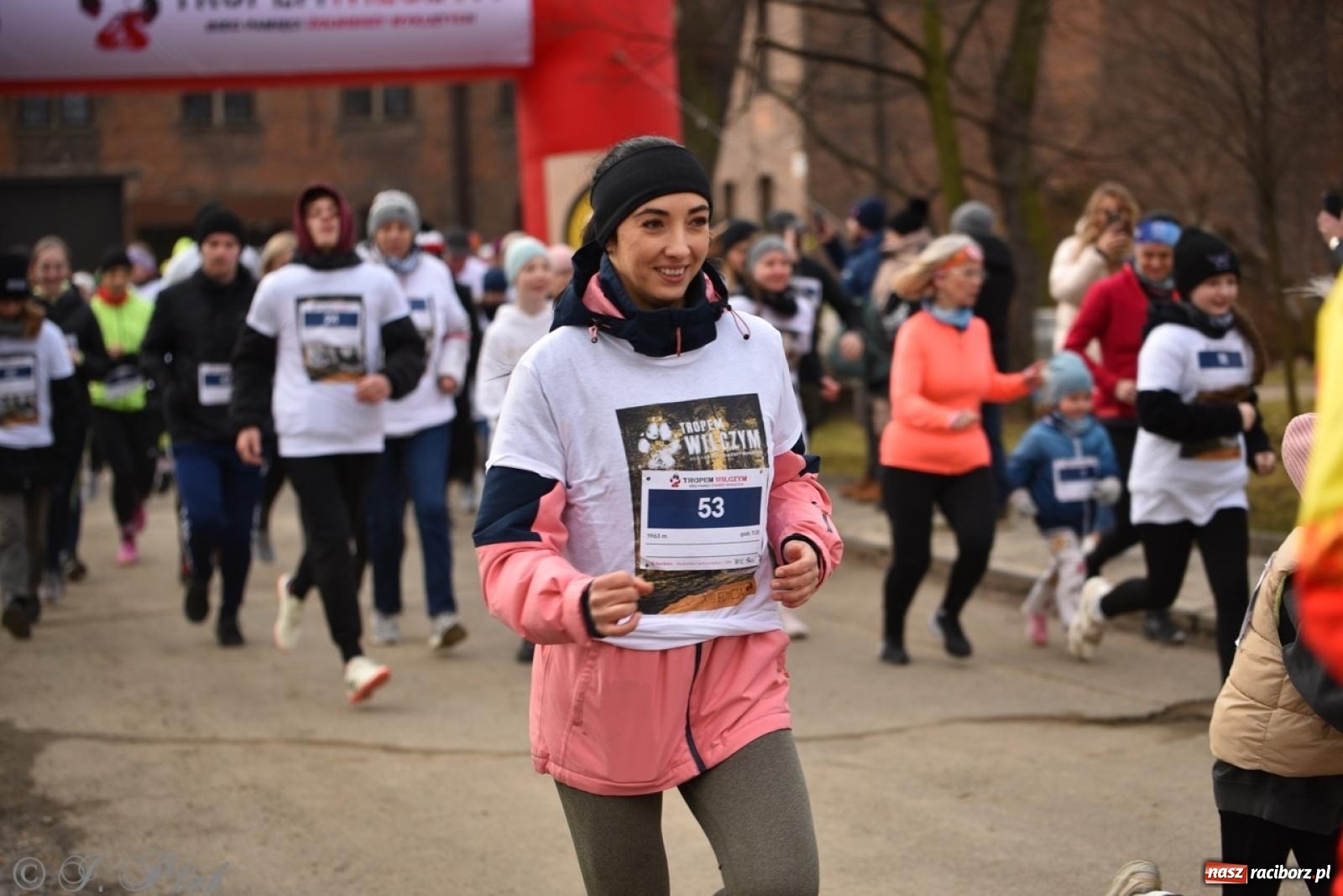 Zdjęcie w galerii na portalu naszraciborz.pl: Bieg Pamięci Żołnierzy Wyklętych TROPEM WILCZYM 2025: Racibórz uhonorował Niezłomnych wiadomości z regionu