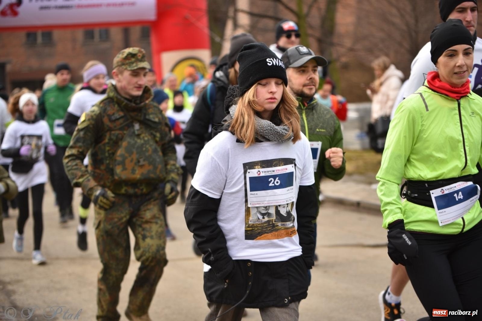 Zdjęcie w galerii na portalu naszraciborz.pl: Bieg Pamięci Żołnierzy Wyklętych TROPEM WILCZYM 2025: Racibórz uhonorował Niezłomnych wiadomości z regionu