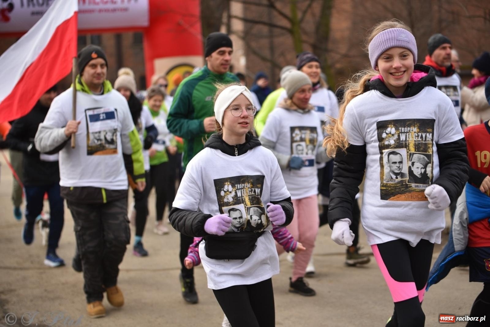 Zdjęcie w galerii na portalu naszraciborz.pl: Bieg Pamięci Żołnierzy Wyklętych TROPEM WILCZYM 2025: Racibórz uhonorował Niezłomnych wiadomości z regionu