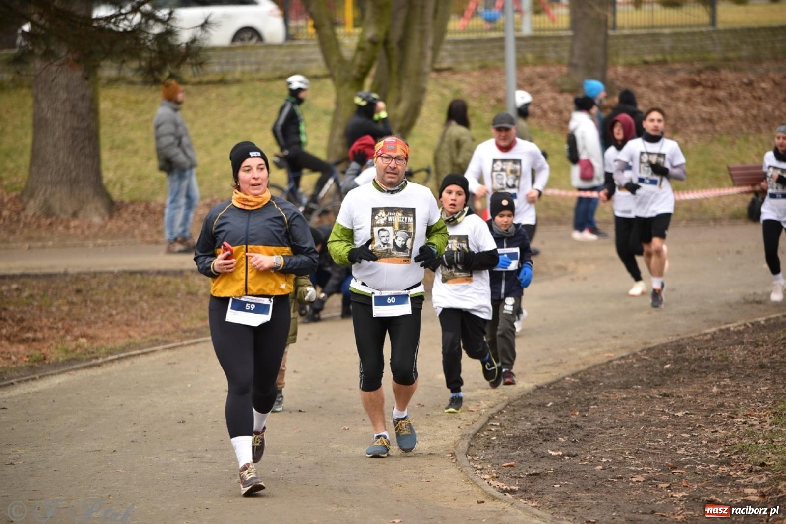 Zdjęcie w galerii na portalu naszraciborz.pl: Bieg Pamięci Żołnierzy Wyklętych TROPEM WILCZYM 2025: Racibórz uhonorował Niezłomnych wiadomości z regionu