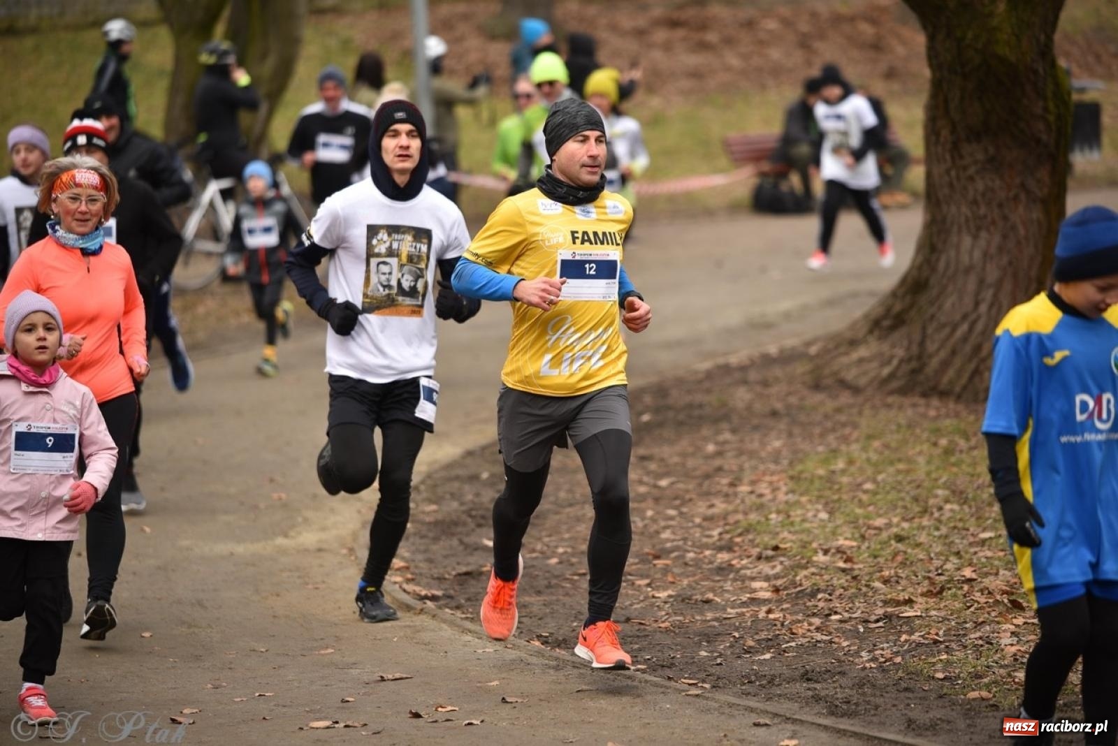Zdjęcie w galerii na portalu naszraciborz.pl: Bieg Pamięci Żołnierzy Wyklętych TROPEM WILCZYM 2025: Racibórz uhonorował Niezłomnych wiadomości z regionu