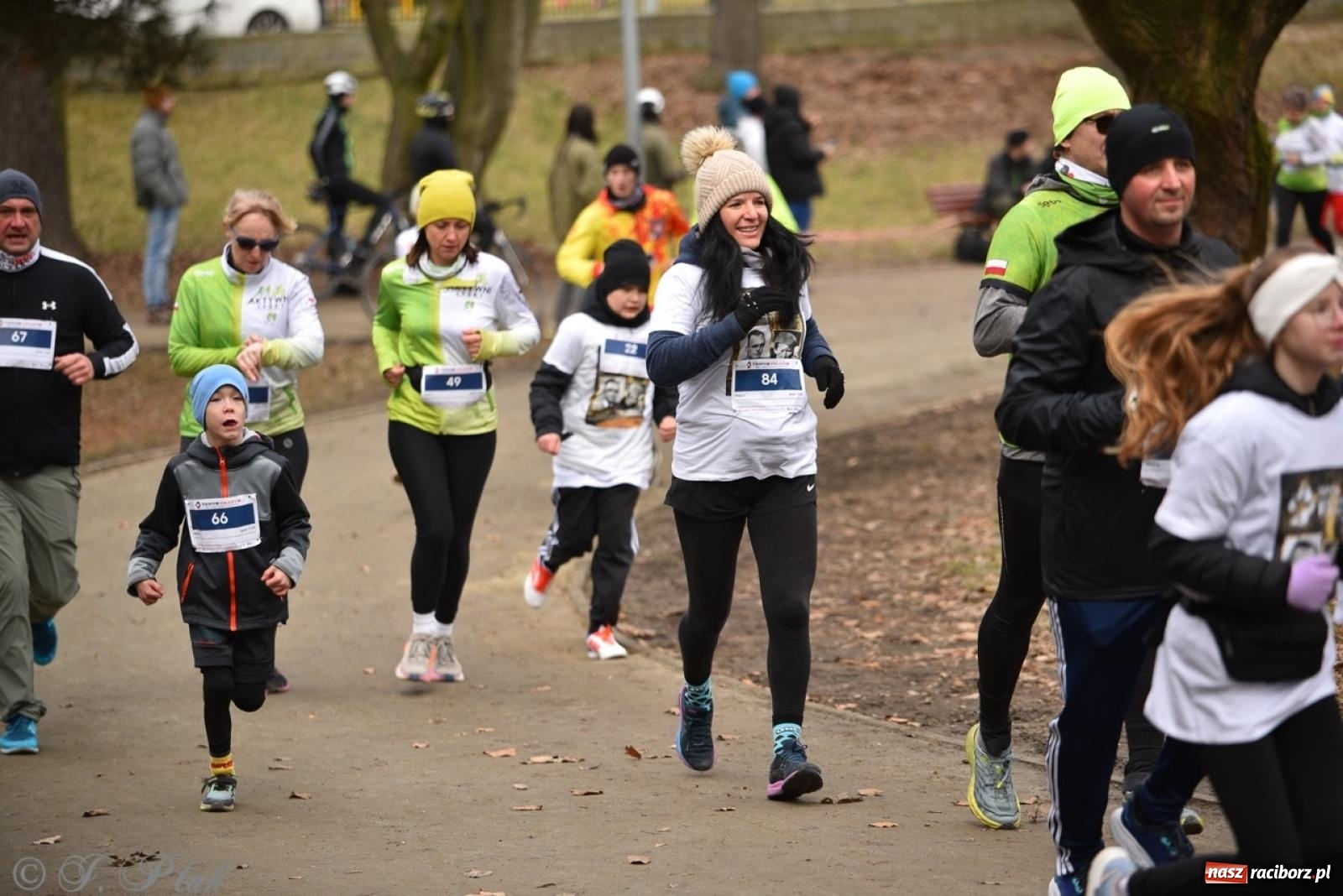 Zdjęcie w galerii na portalu naszraciborz.pl: Bieg Pamięci Żołnierzy Wyklętych TROPEM WILCZYM 2025: Racibórz uhonorował Niezłomnych wiadomości z regionu
