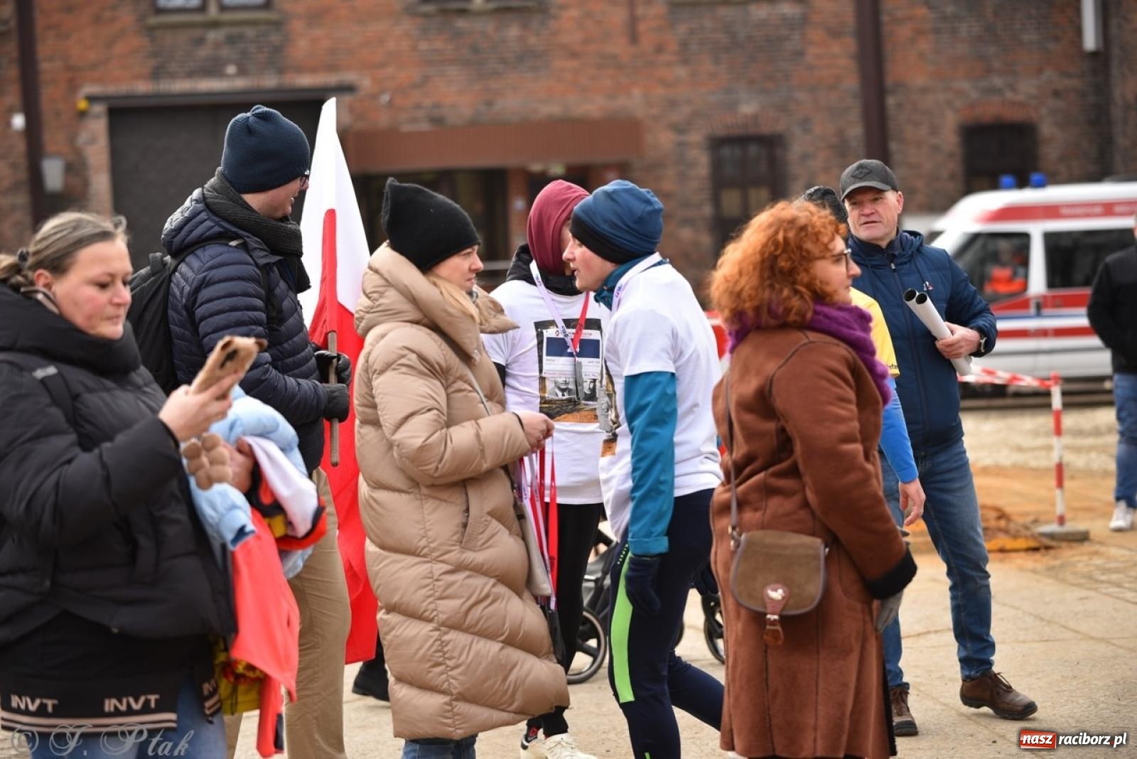 Zdjęcie w galerii na portalu naszraciborz.pl: Bieg Pamięci Żołnierzy Wyklętych TROPEM WILCZYM 2025: Racibórz uhonorował Niezłomnych wiadomości z regionu