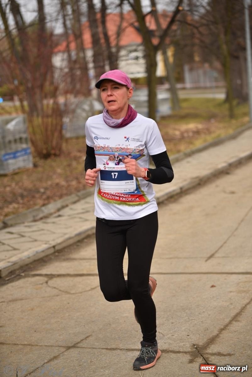 Zdjęcie w galerii na portalu naszraciborz.pl: Bieg Pamięci Żołnierzy Wyklętych TROPEM WILCZYM 2025: Racibórz uhonorował Niezłomnych wiadomości z regionu