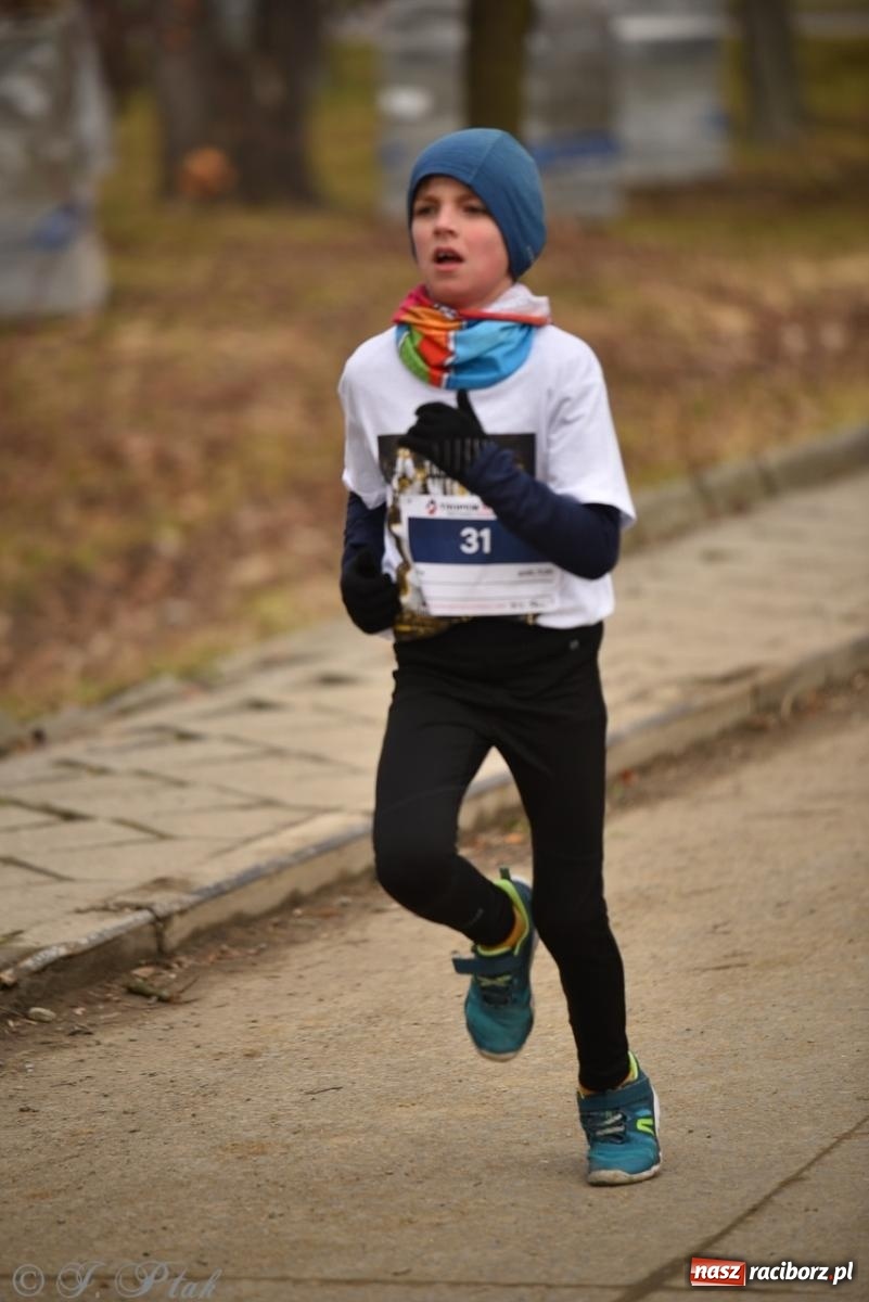 Zdjęcie w galerii na portalu naszraciborz.pl: Bieg Pamięci Żołnierzy Wyklętych TROPEM WILCZYM 2025: Racibórz uhonorował Niezłomnych wiadomości z regionu