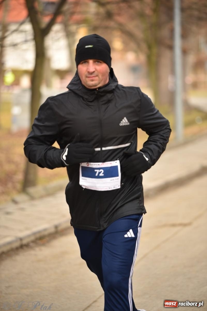 Zdjęcie w galerii na portalu naszraciborz.pl: Bieg Pamięci Żołnierzy Wyklętych TROPEM WILCZYM 2025: Racibórz uhonorował Niezłomnych wiadomości z regionu