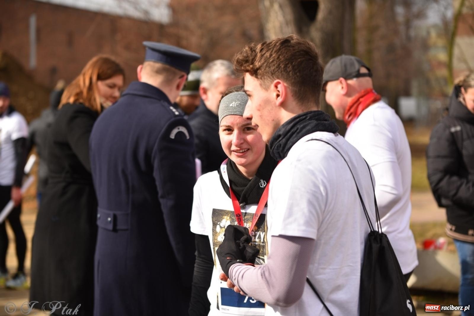 Zdjęcie w galerii na portalu naszraciborz.pl: Bieg Pamięci Żołnierzy Wyklętych TROPEM WILCZYM 2025: Racibórz uhonorował Niezłomnych wiadomości z regionu