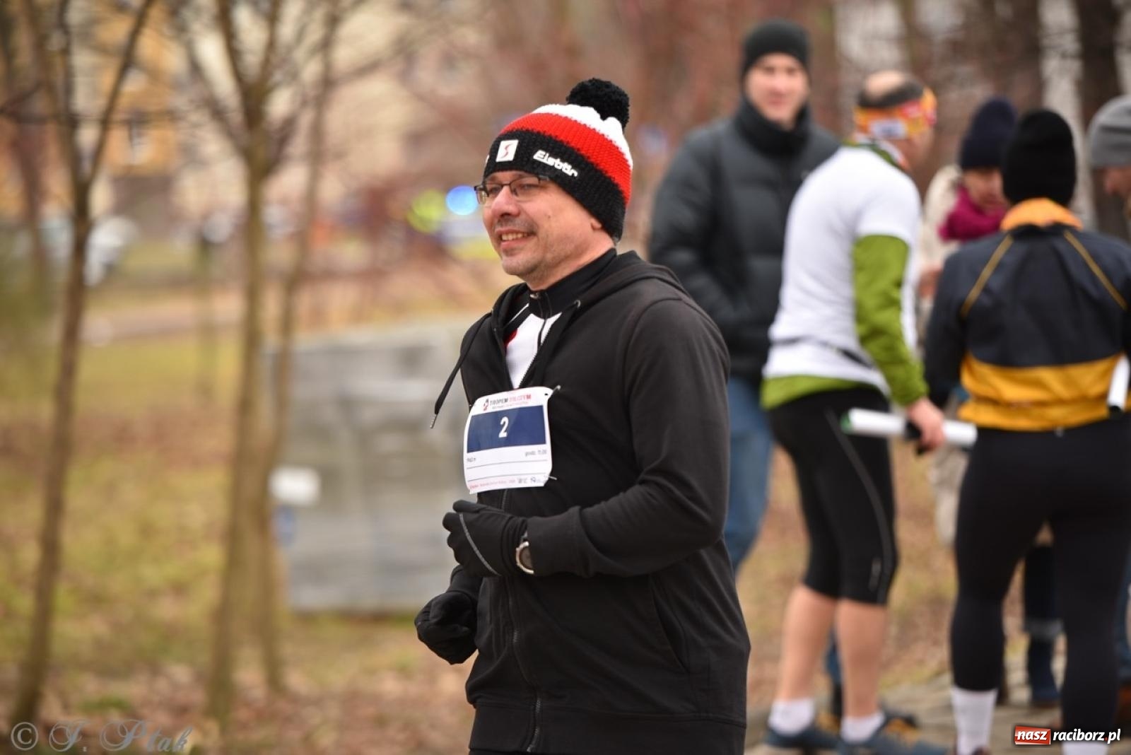 Zdjęcie w galerii na portalu naszraciborz.pl: Bieg Pamięci Żołnierzy Wyklętych TROPEM WILCZYM 2025: Racibórz uhonorował Niezłomnych wiadomości z regionu