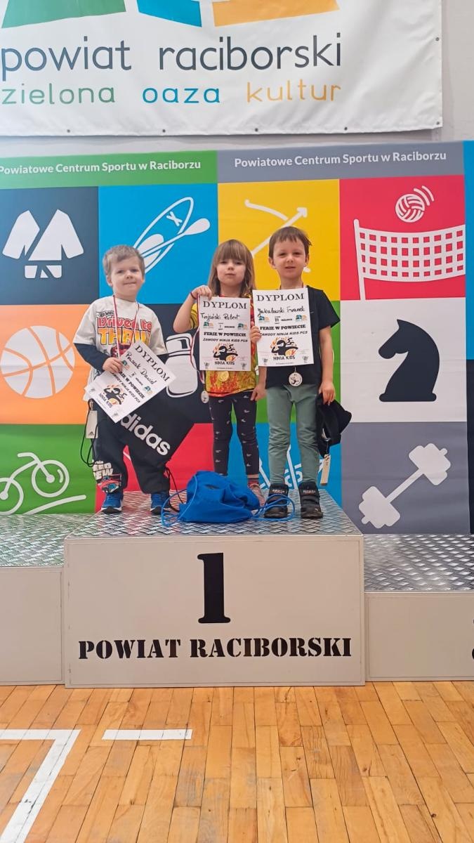 Zdjęcie w galerii na portalu naszraciborz.pl: Zawody Ninja PCS 2025: sportowa rywalizacja w Powiatowym Centrum Sportu wiadomości z regionu