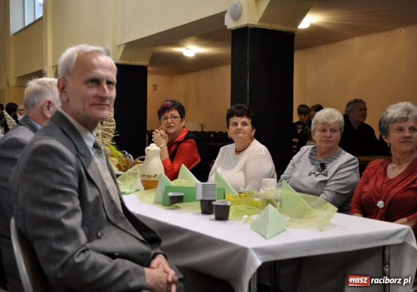 Zdjęcie w galerii na portalu naszraciborz.pl: Panie gotowały, panowie serwowali wiadomości z regionu