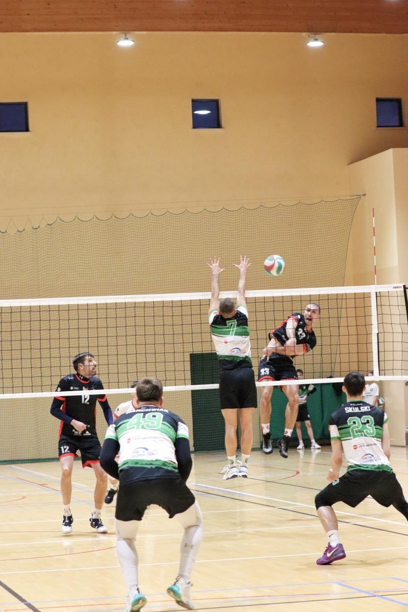 Zdjęcie w galerii na portalu naszraciborz.pl: Choć z liderem przegrali, do fazy play-off awansowali [FOTO] wiadomości z regionu