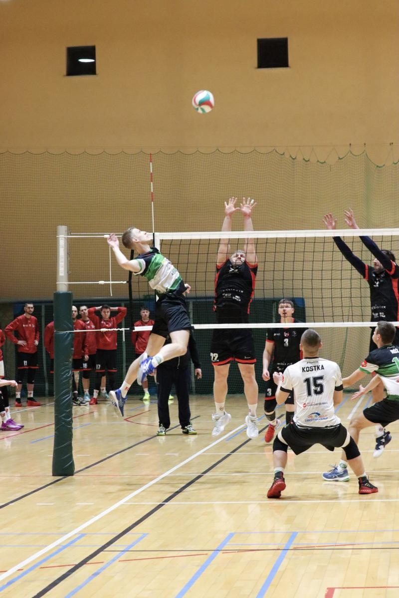 Zdjęcie w galerii na portalu naszraciborz.pl: Choć z liderem przegrali, do fazy play-off awansowali [FOTO] wiadomości z regionu