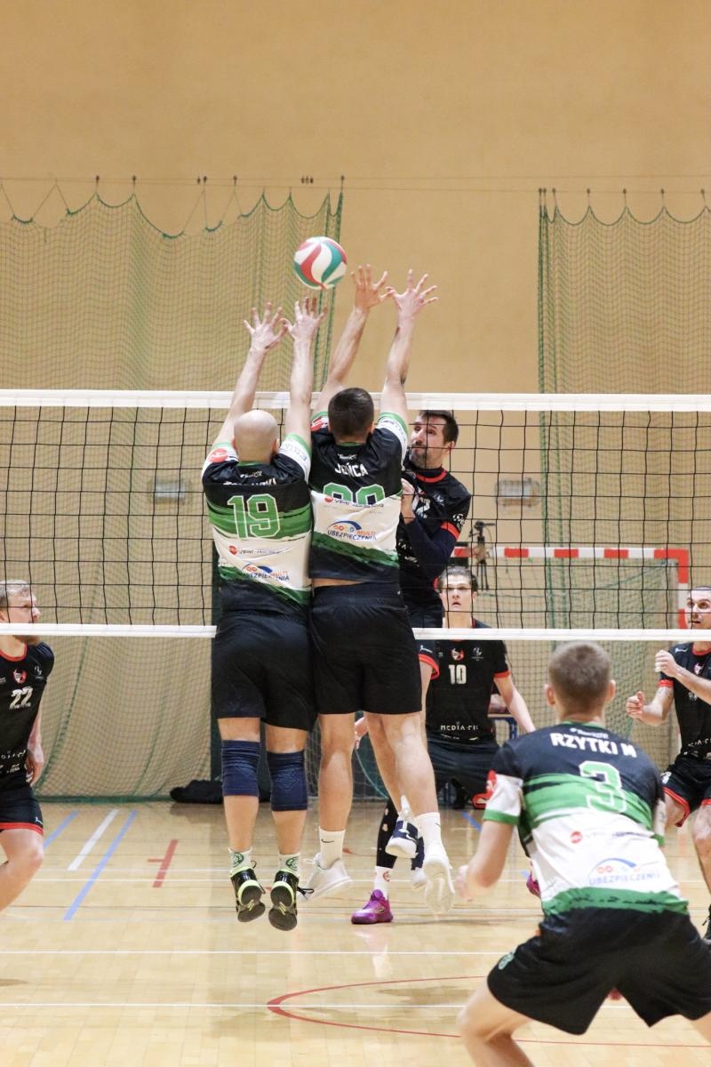 Zdjęcie w galerii na portalu naszraciborz.pl: Choć z liderem przegrali, do fazy play-off awansowali [FOTO] wiadomości z regionu