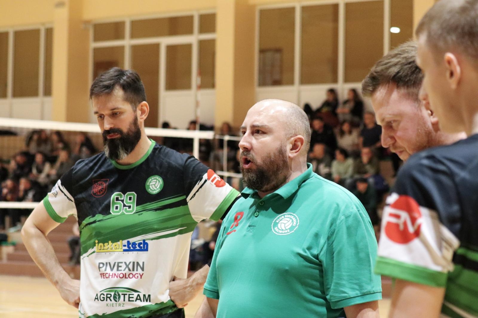 Zdjęcie w galerii na portalu naszraciborz.pl: Choć z liderem przegrali, do fazy play-off awansowali [FOTO] wiadomości z regionu