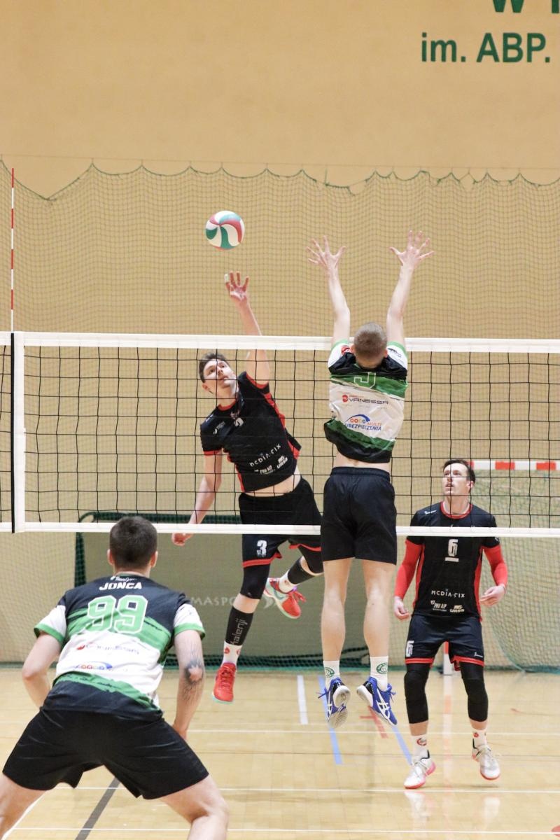 Zdjęcie w galerii na portalu naszraciborz.pl: Choć z liderem przegrali, do fazy play-off awansowali [FOTO] wiadomości z regionu