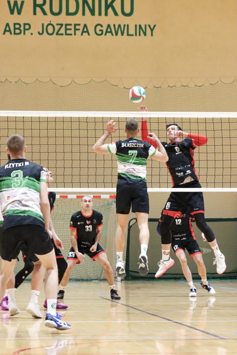 Zdjęcie w galerii na portalu naszraciborz.pl: Choć z liderem przegrali, do fazy play-off awansowali [FOTO] wiadomości z regionu