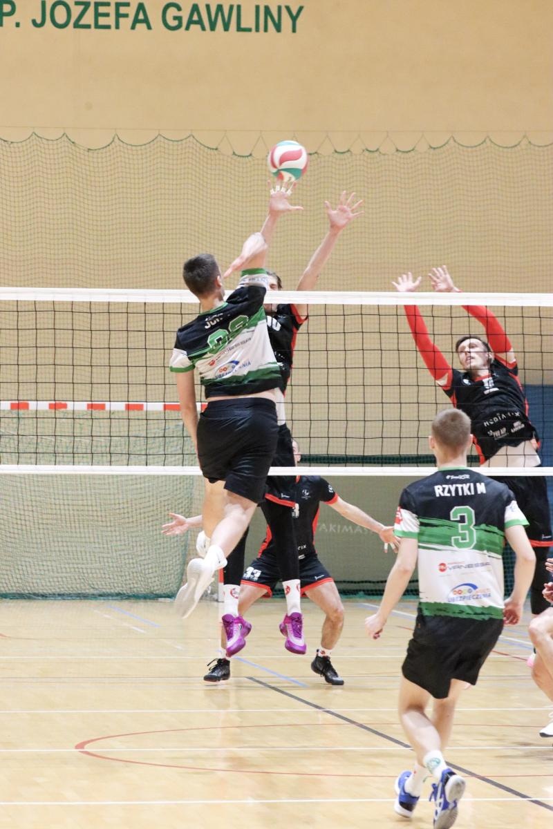 Zdjęcie w galerii na portalu naszraciborz.pl: Choć z liderem przegrali, do fazy play-off awansowali [FOTO] wiadomości z regionu