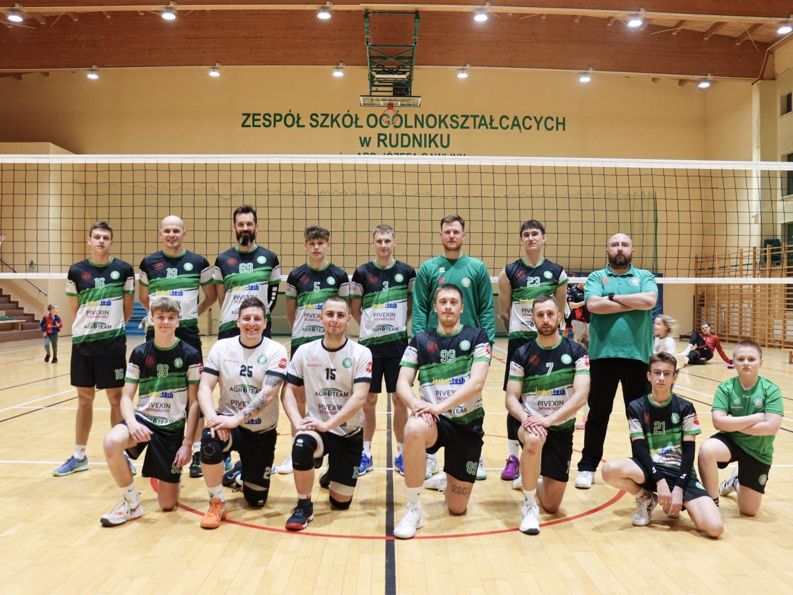 Zdjęcie w galerii na portalu naszraciborz.pl: Choć z liderem przegrali, do fazy play-off awansowali [FOTO] wiadomości z regionu