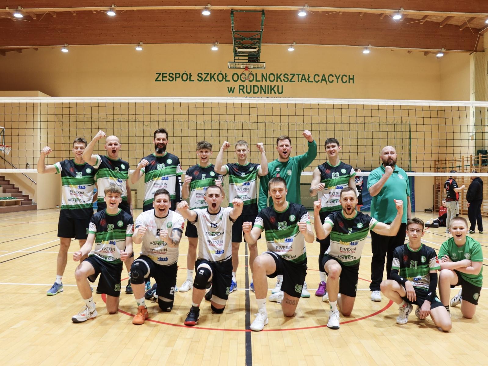 Zdjęcie w galerii na portalu naszraciborz.pl: Choć z liderem przegrali, do fazy play-off awansowali [FOTO] wiadomości z regionu