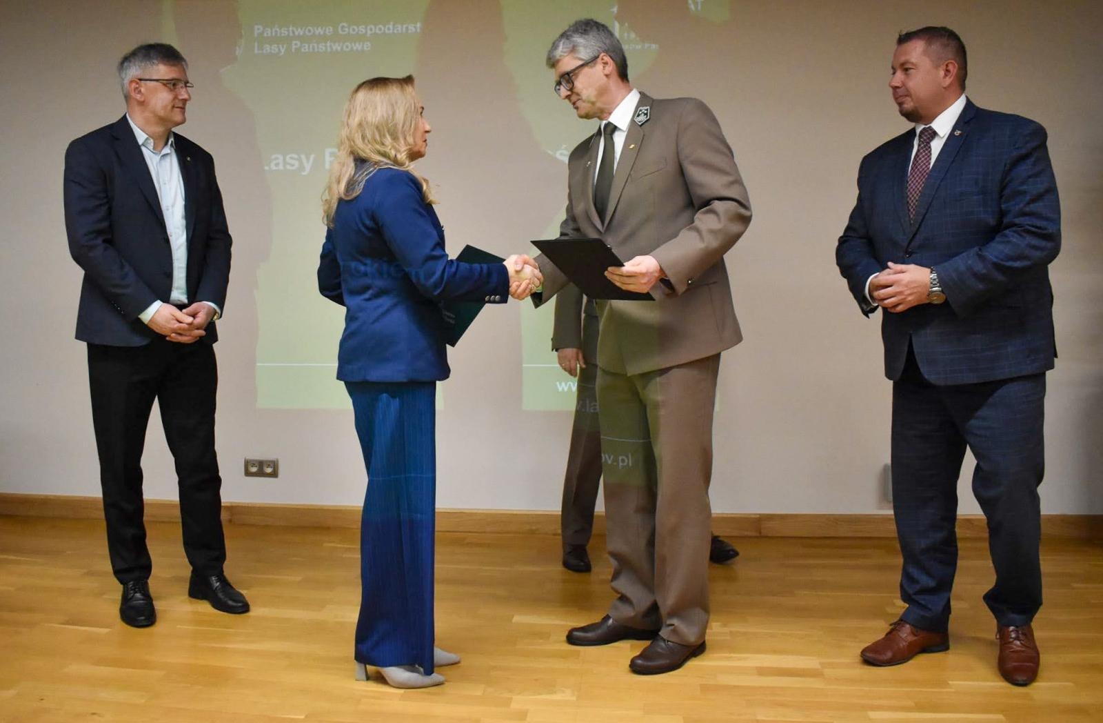 Zdjęcie w galerii na portalu naszraciborz.pl: Zamek Piastowski i Nadleśnictwo Rudy Raciborskie rozpoczynają współpracę wiadomości z regionu