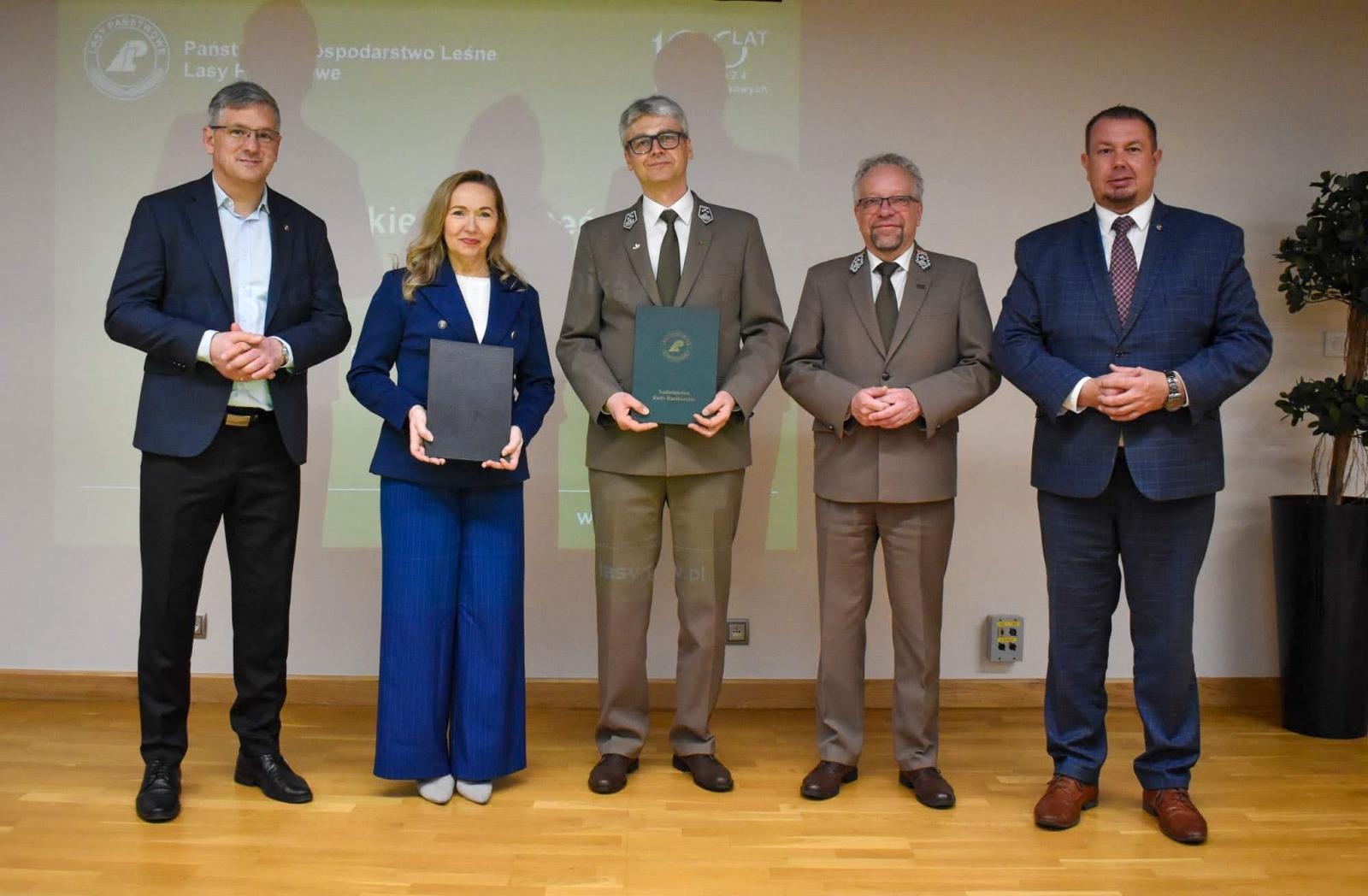 Zdjęcie w galerii na portalu naszraciborz.pl: Zamek Piastowski i Nadleśnictwo Rudy Raciborskie rozpoczynają współpracę wiadomości z regionu