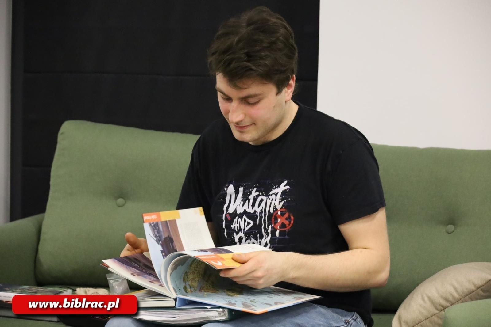 Zdjęcie w galerii na portalu naszraciborz.pl: VI edycja Nocy z Grami bez Prądu - po raz pierwszy na Stacji Młodych! wiadomości z regionu