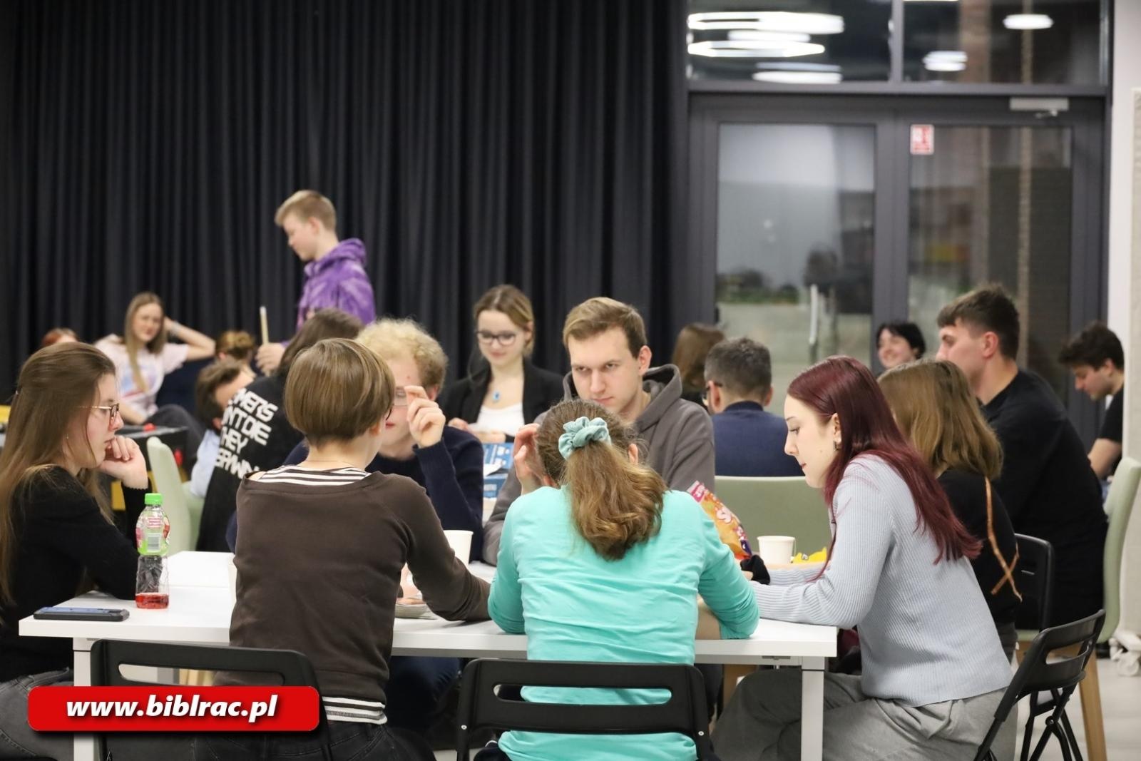 Zdjęcie w galerii na portalu naszraciborz.pl: VI edycja Nocy z Grami bez Prądu - po raz pierwszy na Stacji Młodych! wiadomości z regionu