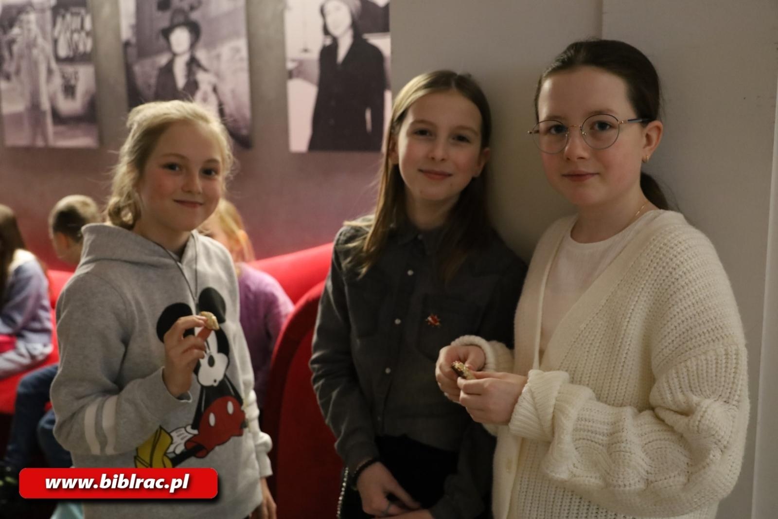 Zdjęcie w galerii na portalu naszraciborz.pl: Królewskie Ferie z Biblioteką: wycieczka do Teatru Miejskiego w Gliwicach wiadomości z regionu