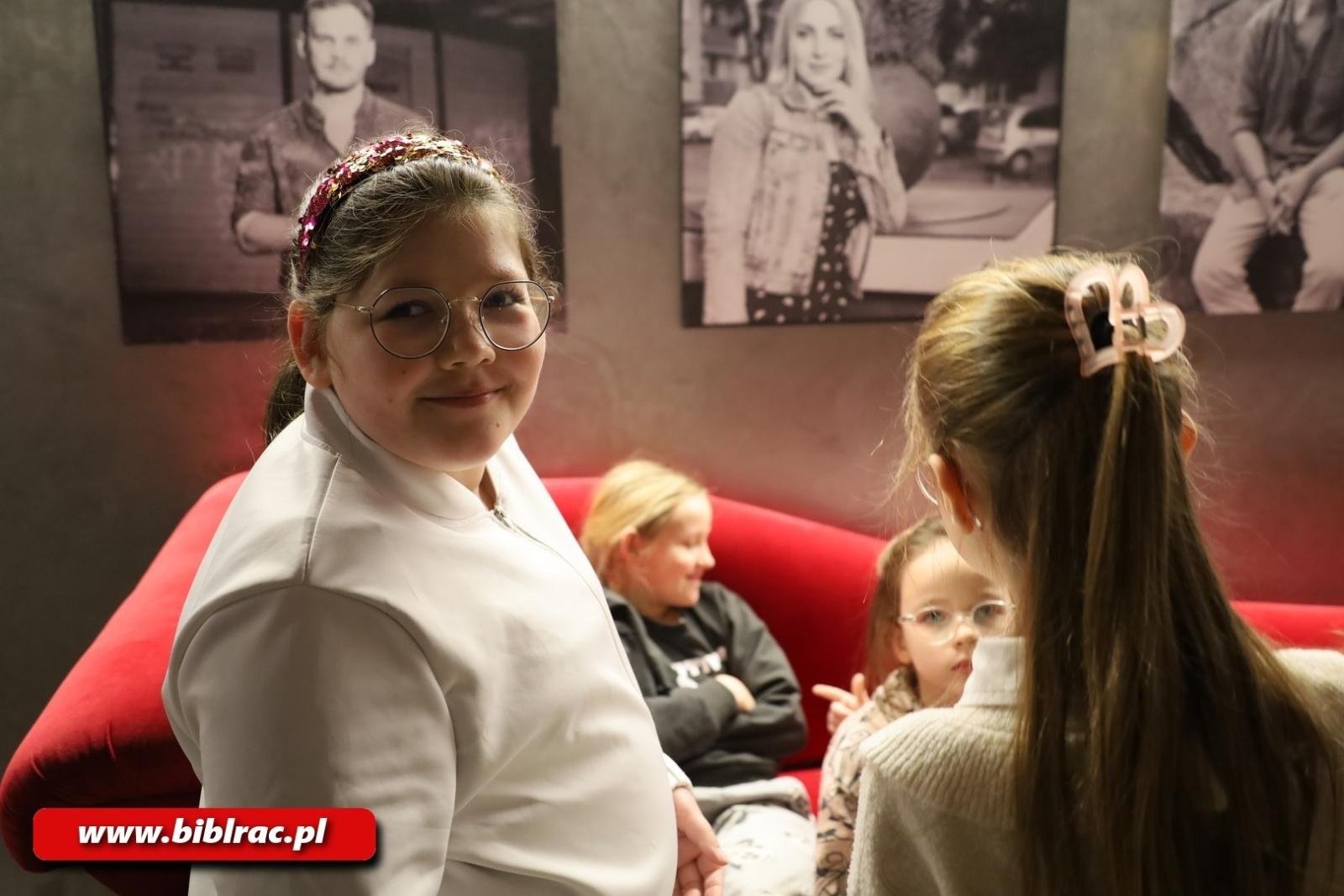 Zdjęcie w galerii na portalu naszraciborz.pl: Królewskie Ferie z Biblioteką: wycieczka do Teatru Miejskiego w Gliwicach wiadomości z regionu