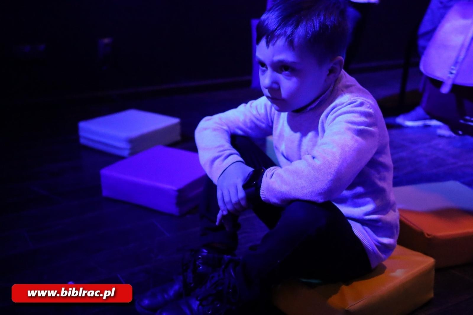 Zdjęcie w galerii na portalu naszraciborz.pl: Królewskie Ferie z Biblioteką: wycieczka do Teatru Miejskiego w Gliwicach wiadomości z regionu