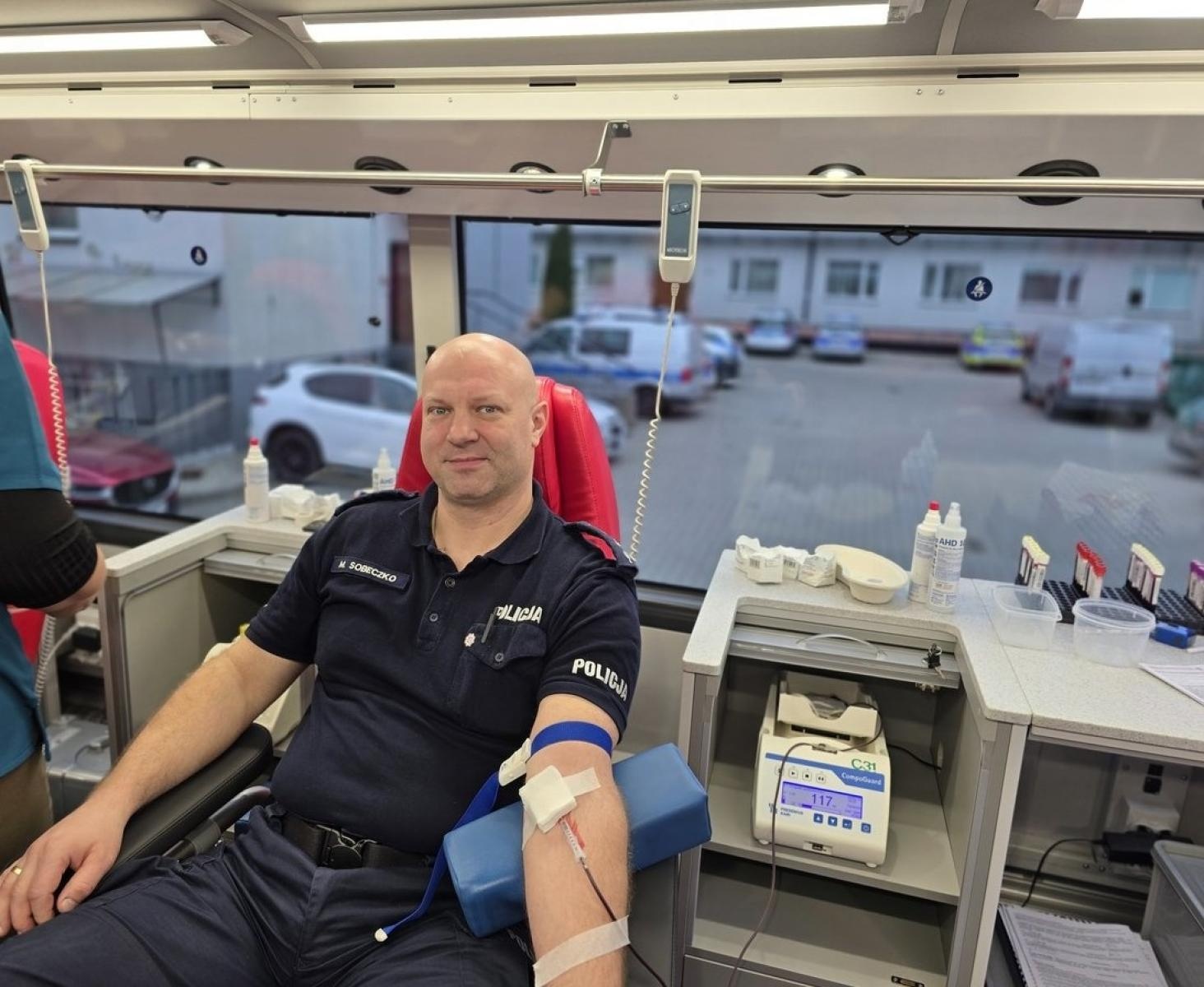 Zdjęcie w galerii na portalu naszraciborz.pl: Policjanci oddali krew – bezcenna pomoc dla potrzebujących wiadomości z regionu