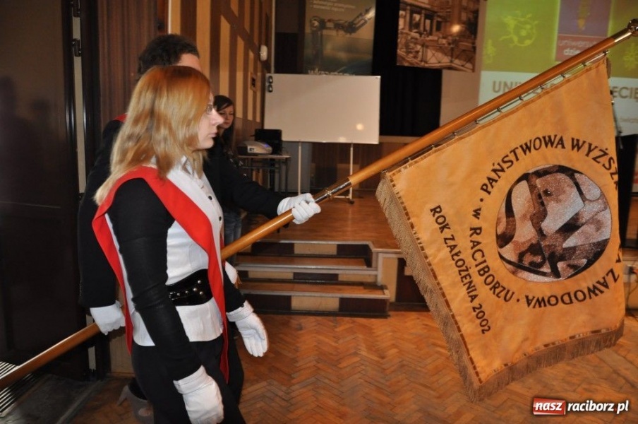 Zdjęcie w galerii na portalu naszraciborz.pl: Najmłodsi zasiedli w studenckich ławach wiadomości z regionu