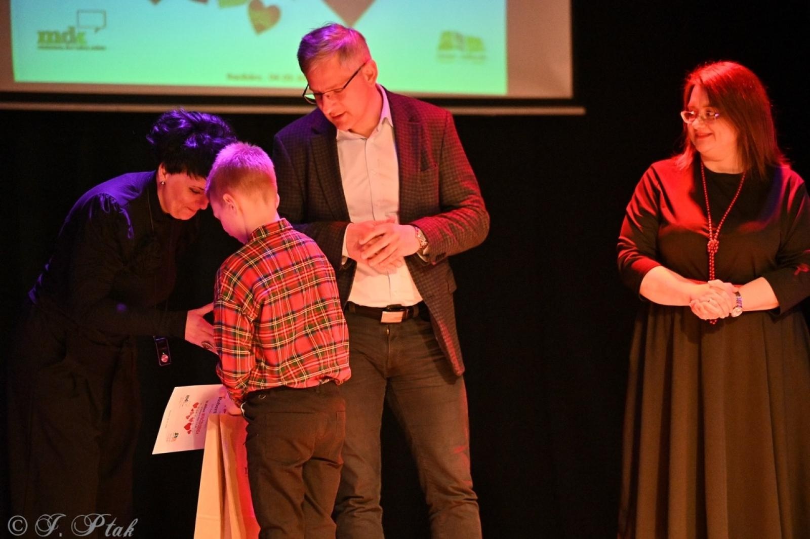 Zdjęcie w galerii na portalu naszraciborz.pl: Bajkowy Koncert zespołu MIRAŻ zachwycił publiczność [FOTO i WIDEO] wiadomości z regionu