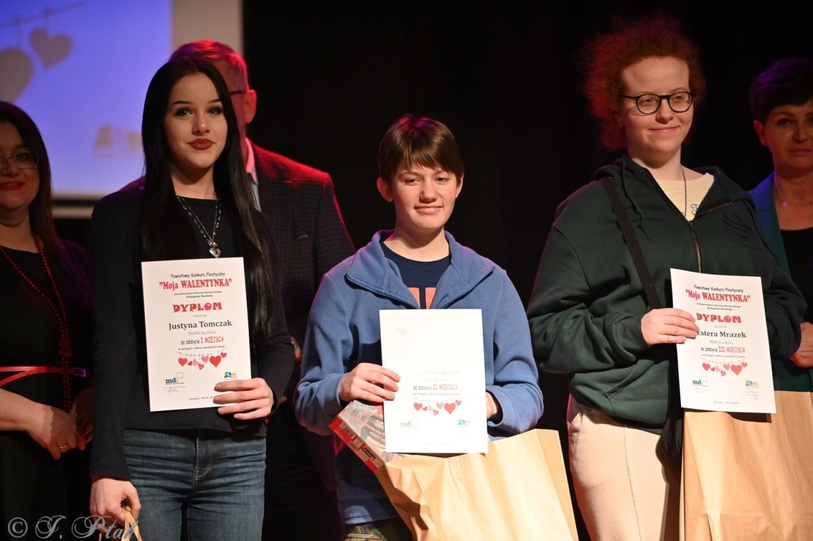 Zdjęcie w galerii na portalu naszraciborz.pl: Bajkowy Koncert zespołu MIRAŻ zachwycił publiczność [FOTO i WIDEO] wiadomości z regionu