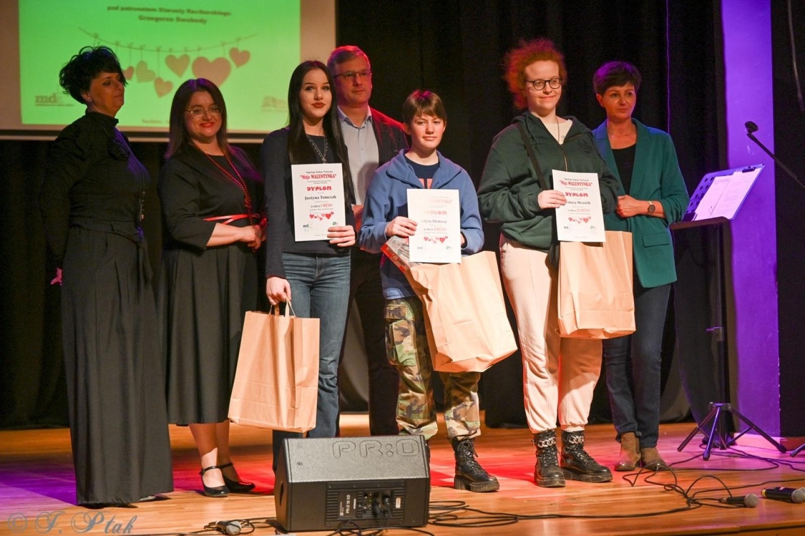 Zdjęcie w galerii na portalu naszraciborz.pl: Bajkowy Koncert zespołu MIRAŻ zachwycił publiczność [FOTO i WIDEO] wiadomości z regionu