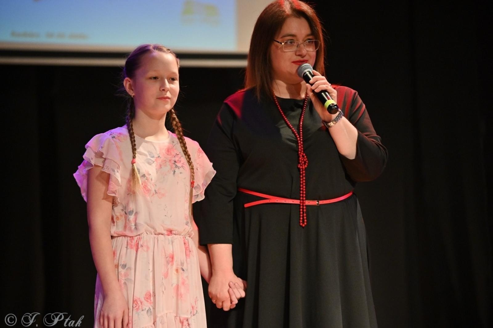 Zdjęcie w galerii na portalu naszraciborz.pl: Bajkowy Koncert zespołu MIRAŻ zachwycił publiczność [FOTO i WIDEO] wiadomości z regionu